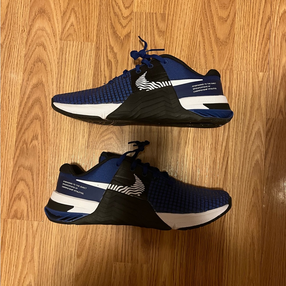 Mens metcon 8 size 9